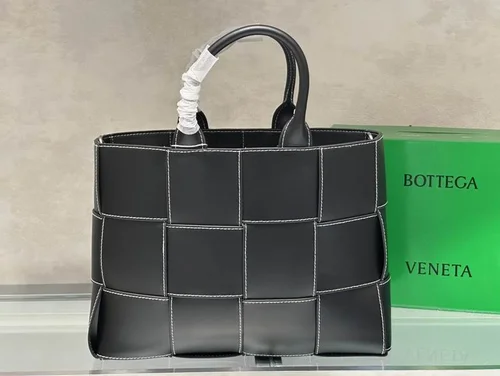 11 Bottega Veneta Large Tote Bag Women Luxury Woven Leather Shopping