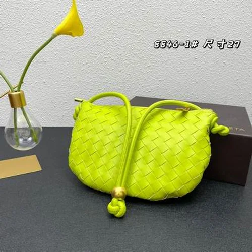 11 Bottega Veneta Turn Flap Shoulder Bag Women Luxury Leather