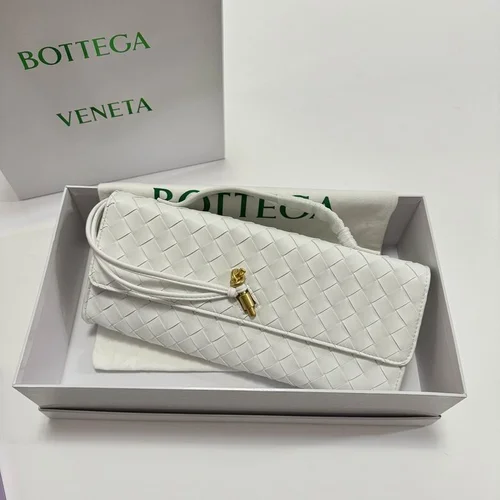 11 Bottega Veneta Women's Designer Handbags Luxury Intrecciato Leather