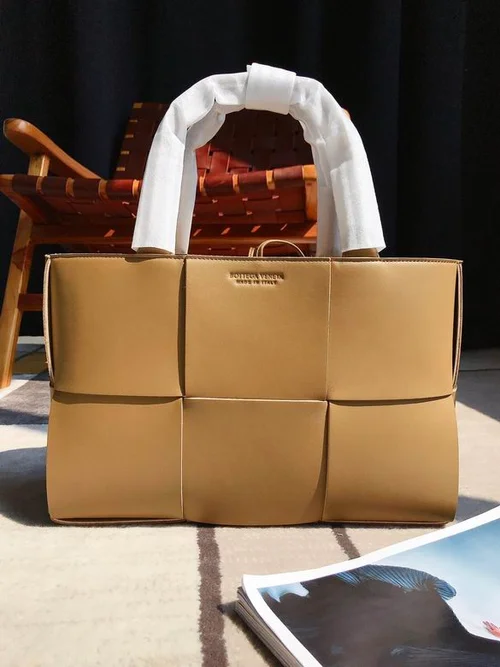 Bottega Veneta Arco Large Tote Bag Original Authentic Shopping