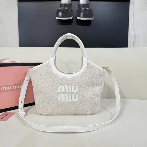 11 Miu Miu Large Tote Bag Women Luxury Matelasse Designer