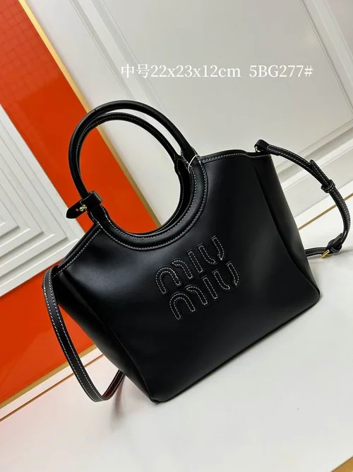 11 Miu Miu Large Tote Bag Women Luxury Matelasse Designer