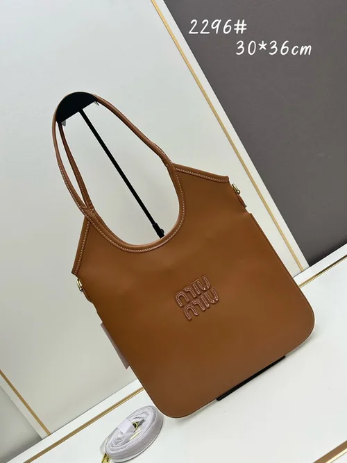 11 Miu Miu Large Tote Bag Women Luxury Matelasse Designer