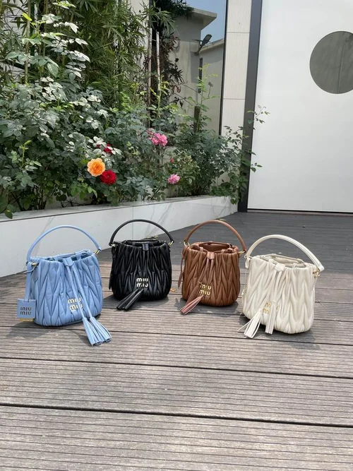 11 Miu Miu Bucket Bag Small Women Luxury Matelasse Leather