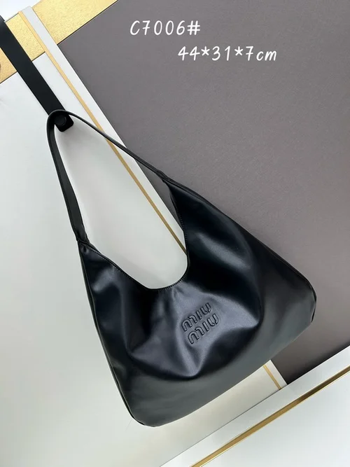 11 Miu Miu Underarm Pouch Small Women Luxury Matelasse