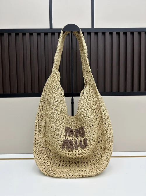 11 Miu Miu Large Tote Bag Women Luxury Matelasse Designer