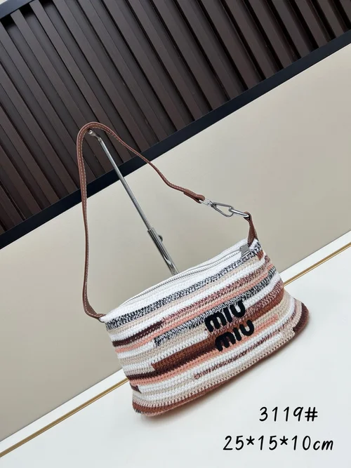 11 Miu Miu Large Tote Bag Women Luxury Matelasse Designer