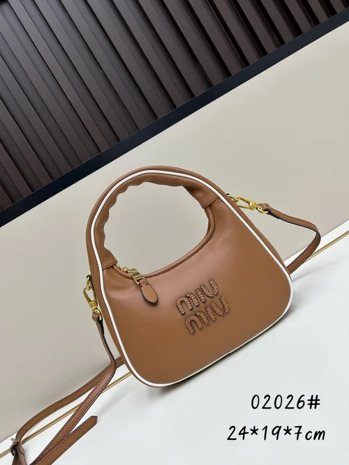 11 Miu Miu Underarm Pouch Small Women Luxury Matelasse