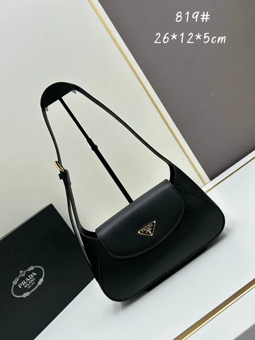 11 Prada Underarm Pouch Small Women Luxury Saffiano