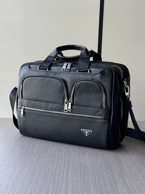 11 Prada Large Travel Bag Weekend Duffel Women Luxury Nylon