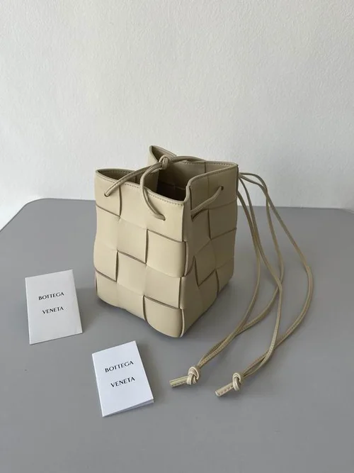 Bottega Veneta Original Bucket Bag Authentic Drawstring Luxury Leather
