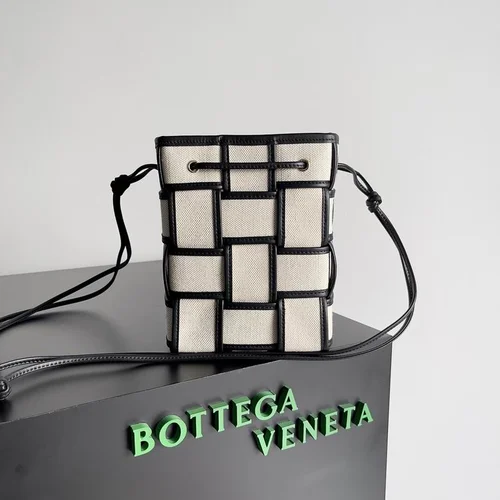 Bottega Veneta Original Bucket Bag Authentic Drawstring Luxury Leather