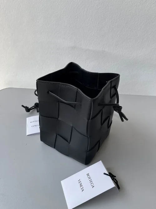 Bottega Veneta Original Bucket Bag Authentic Drawstring Luxury Leather