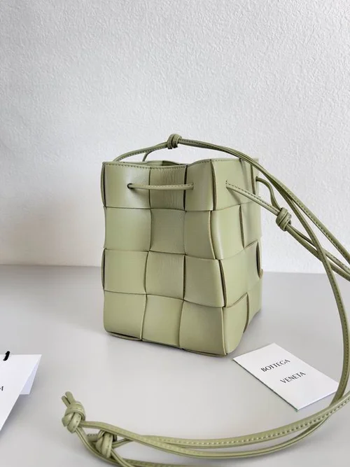 Bottega Veneta Original Bucket Bag Authentic Drawstring Luxury Leather