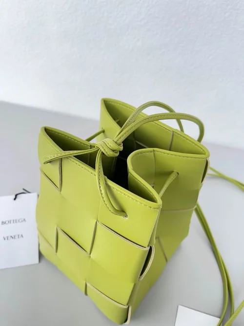 Bottega Veneta Original Bucket Bag Authentic Drawstring Luxury Leather