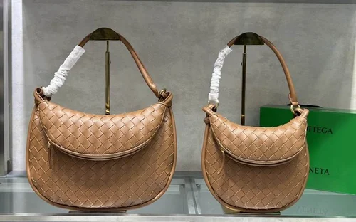 Bottega Veneta Croissant Hobo Bag Original Authentic Women Luxury