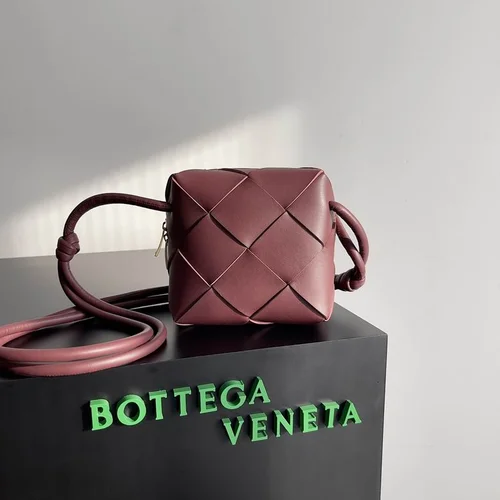 Bottega Veneta Camera Bag Small Crossbody Original Authentic Luxury