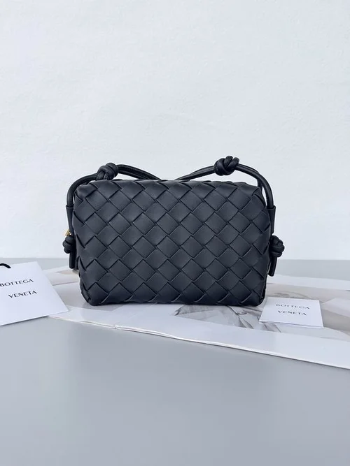 Bottega Veneta Camera Bag Small Crossbody Original Authentic Luxury