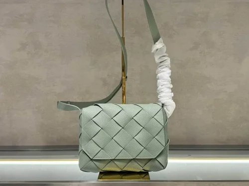 11 Bottega Veneta Cobble Textured Shoulder Bag Women Luxury Leather