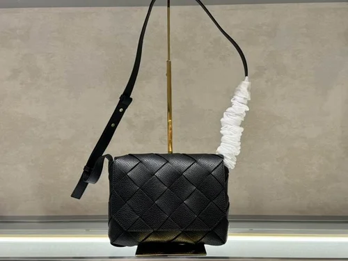 11 Bottega Veneta Cobble Textured Shoulder Bag Women Luxury Leather