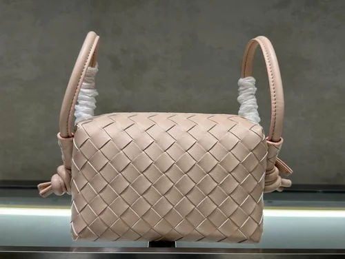 11 Bottega Veneta Loop Small Camera Bag Women Luxury Intrecciato