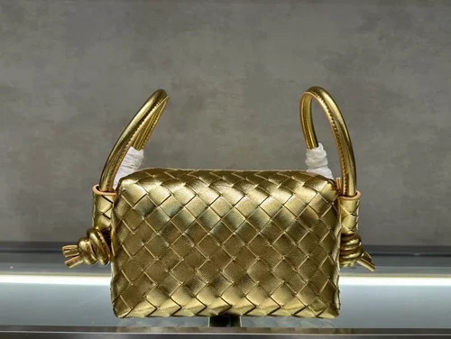 11 Bottega Veneta Loop Small Camera Bag Women Luxury Intrecciato