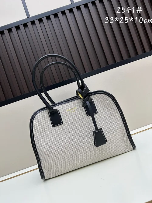 11 Prada Large Tote Bag Women Luxury Saffiano Designer