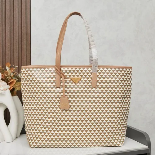 11 Prada Women's Designer Handbags Luxury Saffiano Collection