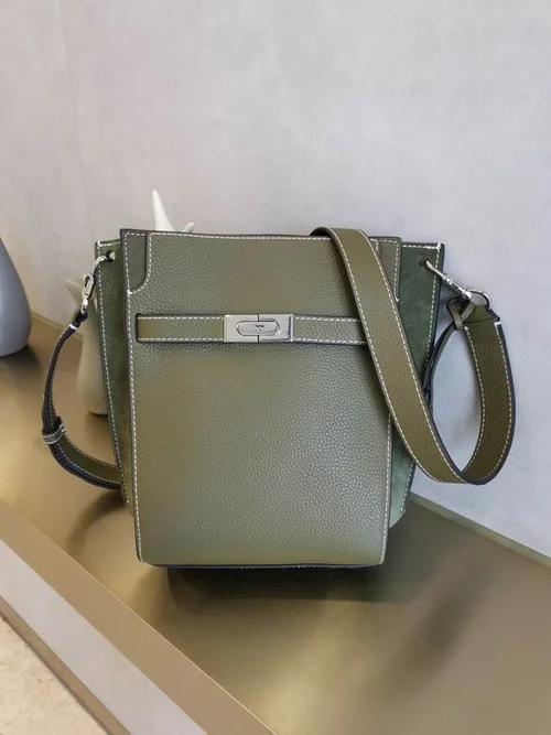 Tory Burch Original Bucket Bag Authentic Leather Luxury