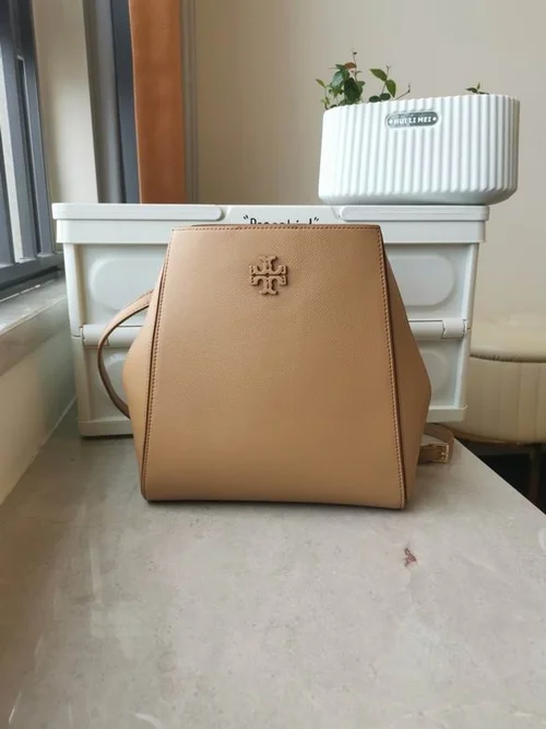 Tory Burch Original Bucket Bag Authentic Leather Luxury