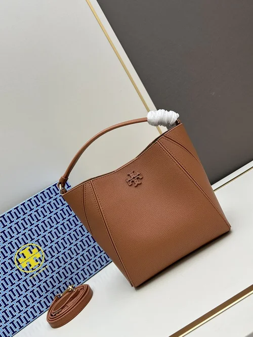 11 Tory Burch Underarm Pouch Small Women Luxury Leather