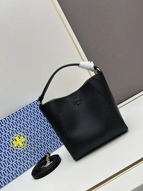 11 Tory Burch Underarm Pouch Small Women Luxury Leather