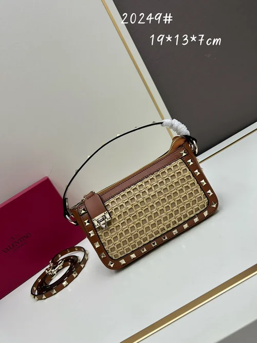 11 Valentino Rockstud Spike Bag Women Luxury Quilted Leather