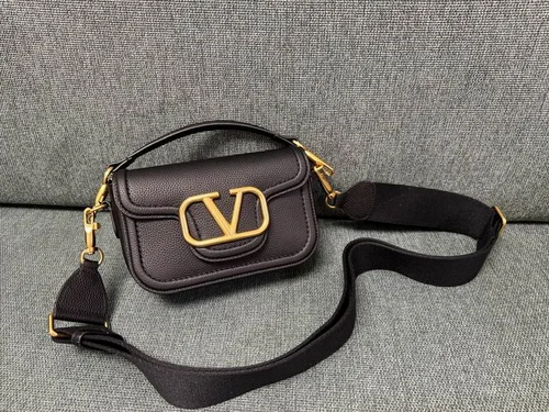 Valentino Original Shoulder Bag Authentic Rockstud Leather