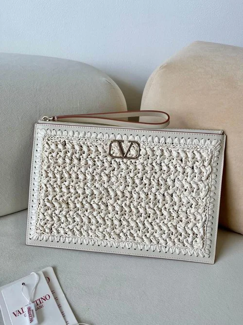 Valentino Original Women's Handbags Authentic Rockstud