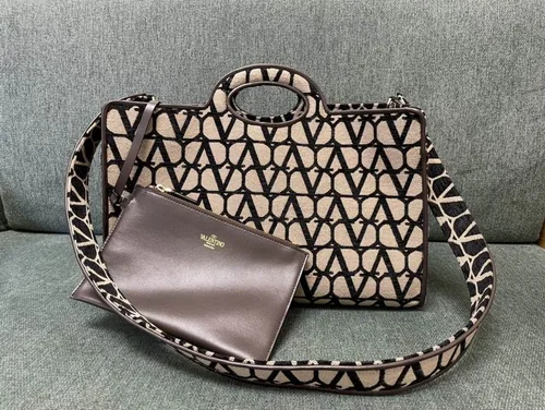Valentino Original Tote Bags Authentic Rockstud Luxury