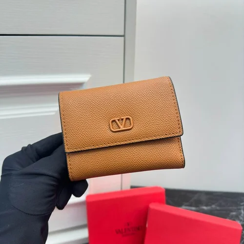 11 Valentino Women's Wallet Luxury Rockstud Leather Designer