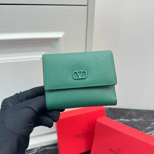 11 Valentino Women's Wallet Luxury Rockstud Leather Designer