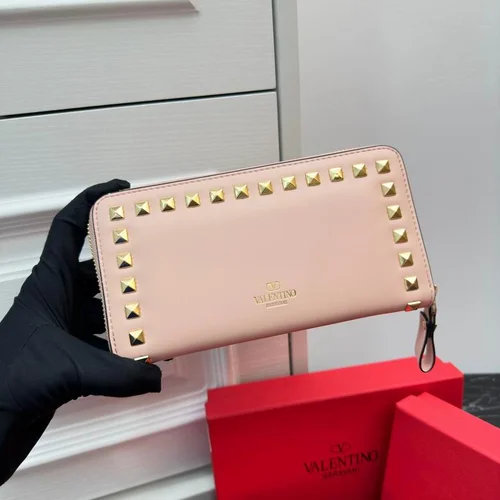11 Valentino Women's Wallet Luxury Rockstud Leather Designer