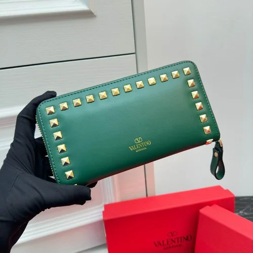 11 Valentino Women's Wallet Luxury Rockstud Leather Designer