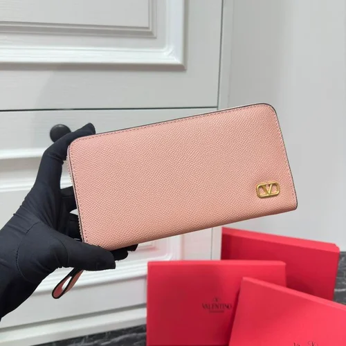 11 Valentino Women's Wallet Luxury Rockstud Leather Designer