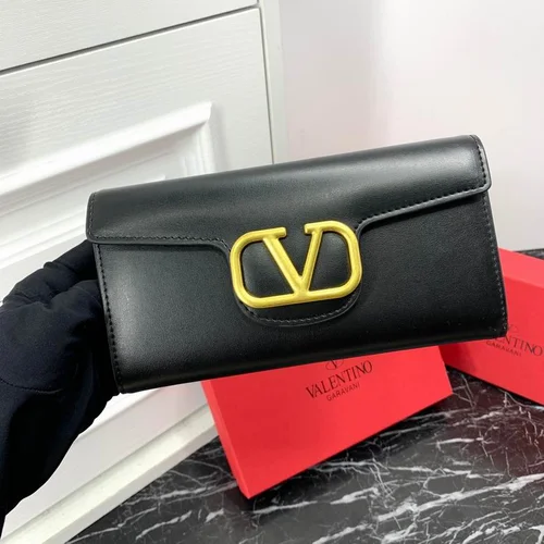 11 Valentino Women's Wallet Luxury Rockstud Leather Designer