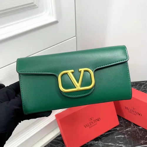 11 Valentino Women's Wallet Luxury Rockstud Leather Designer