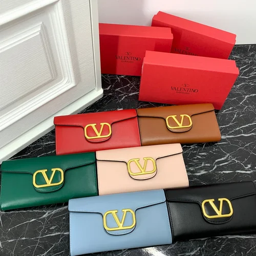 11 Valentino Women's Wallet Luxury Rockstud Leather Designer