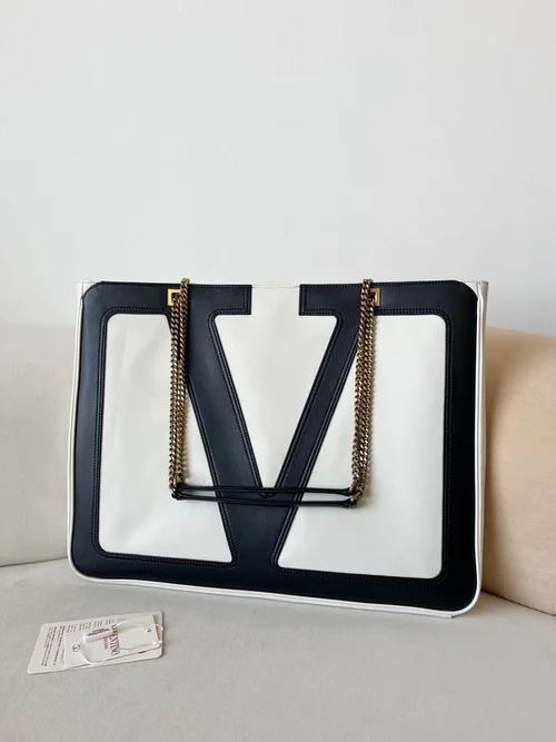 Valentino Original Shoulder Bag Authentic Rockstud Leather