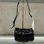 11 Bottega Veneta Rumple Messenger Crossbody Bag Women Luxury Casual