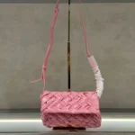 11 Bottega Veneta Rumple Messenger Crossbody Bag Women Luxury Casual