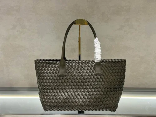 11 Bottega Veneta Women's Other Designer Bags Luxury Collection