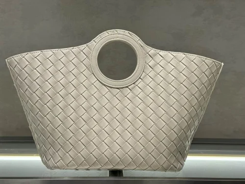 11 Bottega Veneta Women's Other Designer Bags Luxury Collection