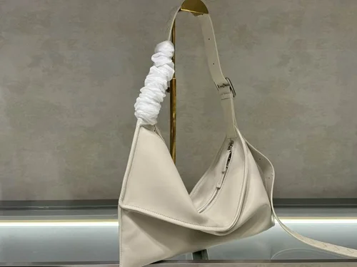 11 Bottega Veneta Women's Other Designer Bags Luxury Collection